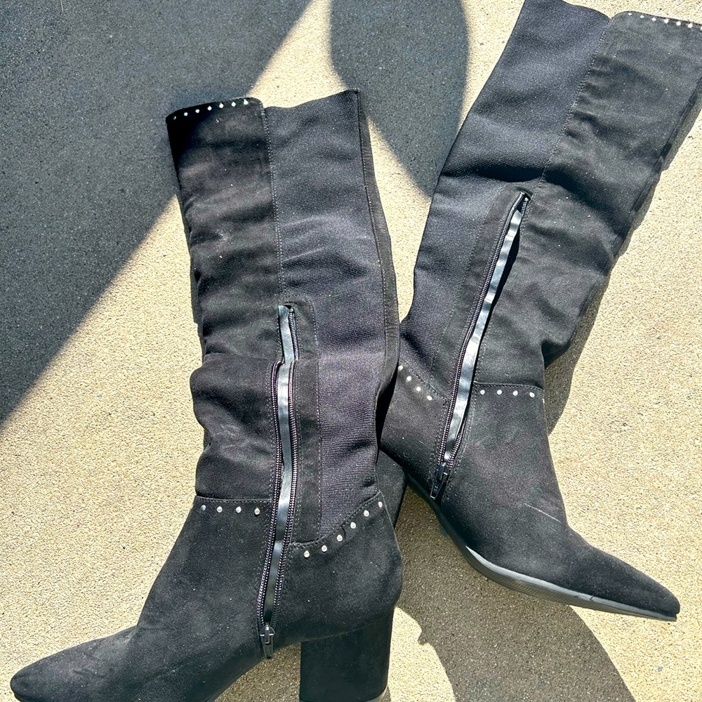 Boots - Picture 5 of 8